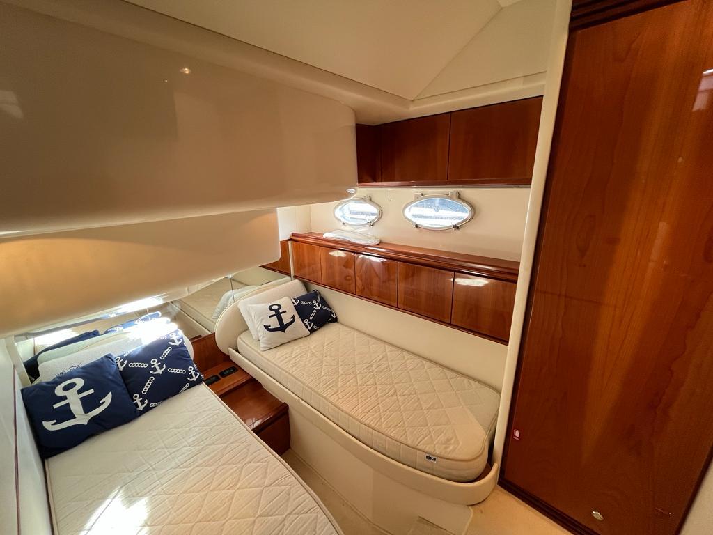 2004 PERSHING 50' 